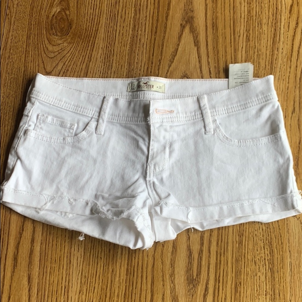 Size 3 White Hollister shorts